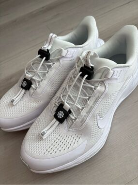 White Nike Men’s Athletic Shoes Size 10